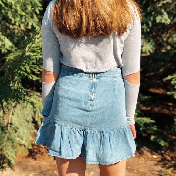 PacSun Ruffle Denim Skirt - Picture 2 of 5